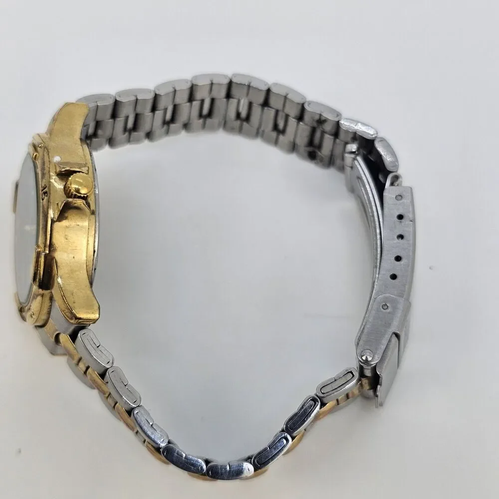 VTG Guess Women's Watch‎ 28MM Green Dial Date Two Tone Bracelet 6